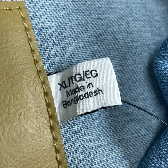 Calvin Klein Classic Trucker Denim Jacket XL Blue Wash Stylish Casual Layer d017 - Picture 3 of 9